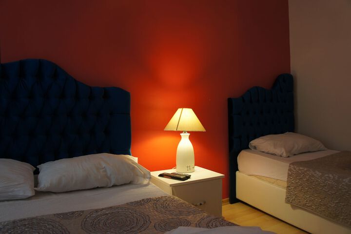 Room 11 of 25