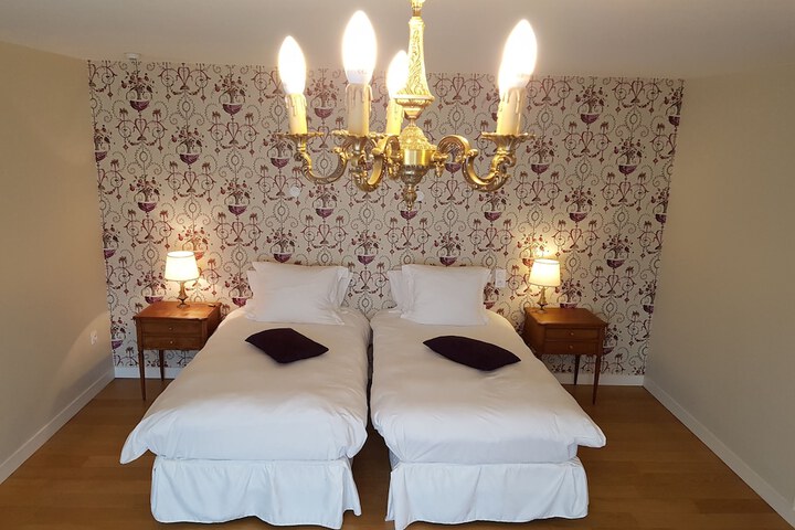 Room 12 of 92