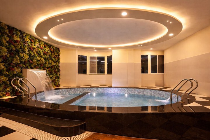 Pool 21 of 58