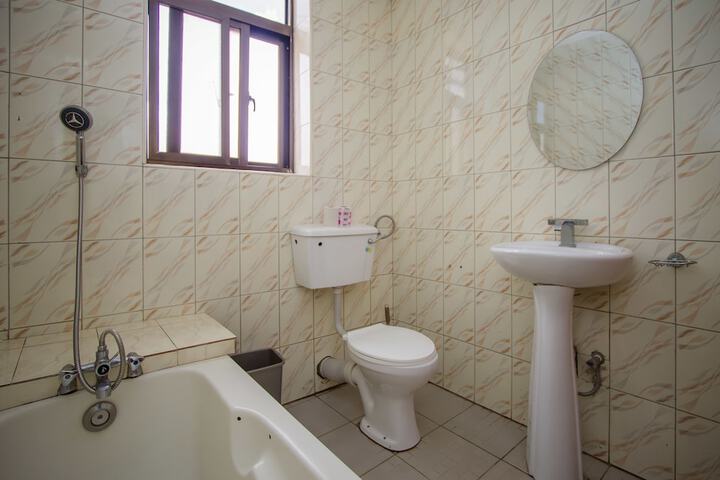 Room 28 of 43