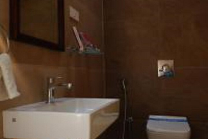 Room 13 of 21