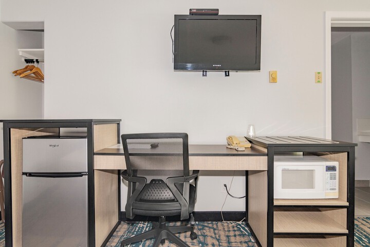 Room 16 of 48
