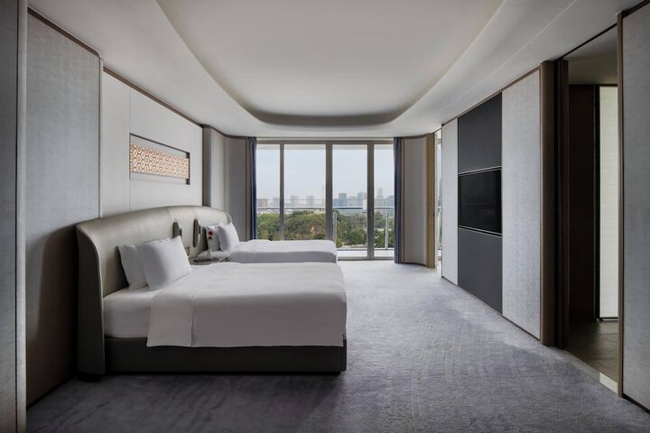 Room 21 of 126