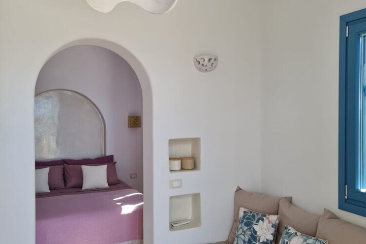 Room 4 of 61