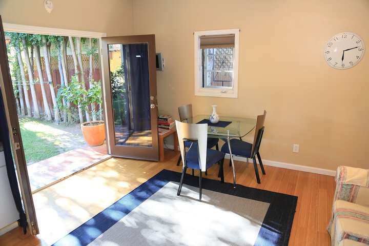 Room 10 of 25