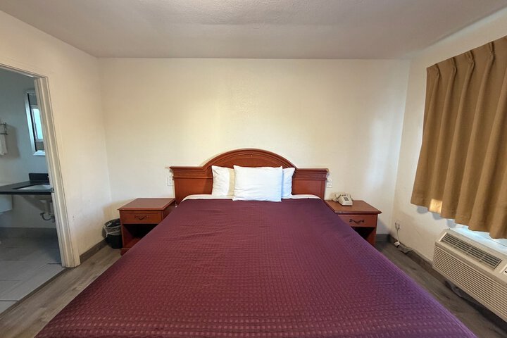 Room 2 of 20