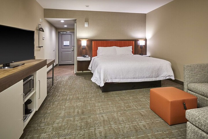 Room 13 of 34