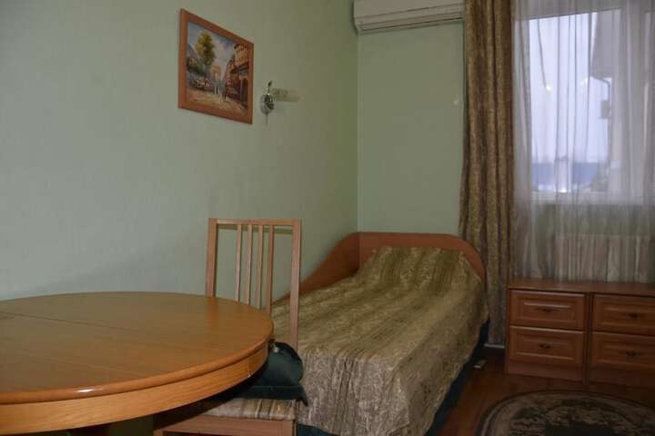Room 10 of 15