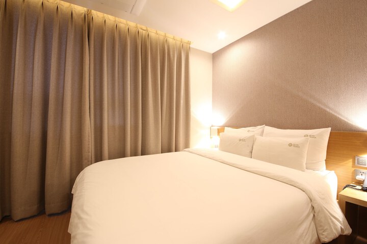 Room 48 of 110