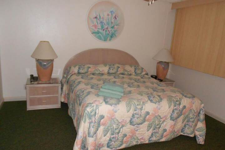Room 17 of 484