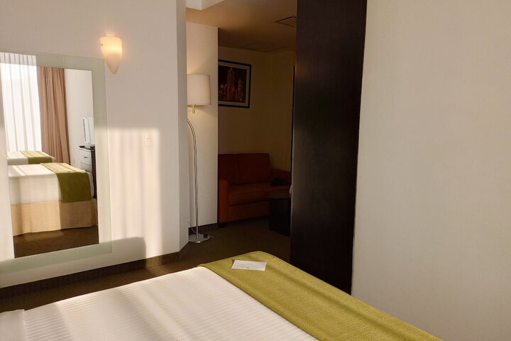 Room 26 of 94