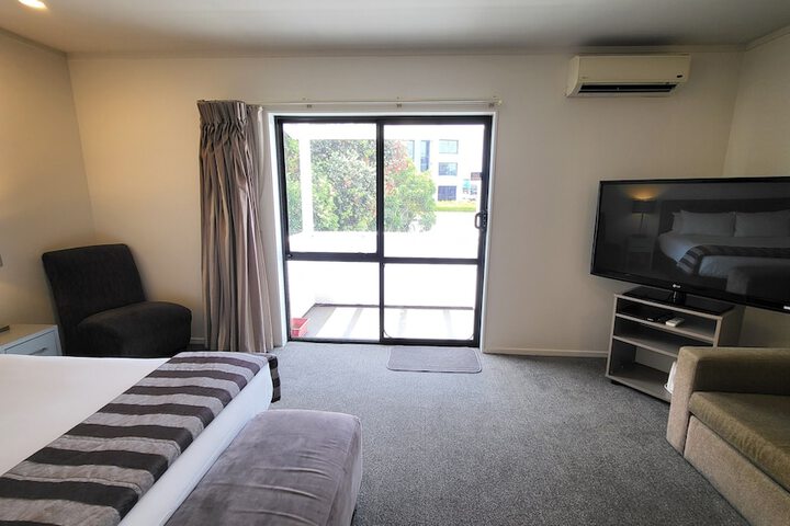 Room 22 of 65
