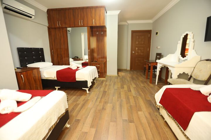 Room 5 of 25