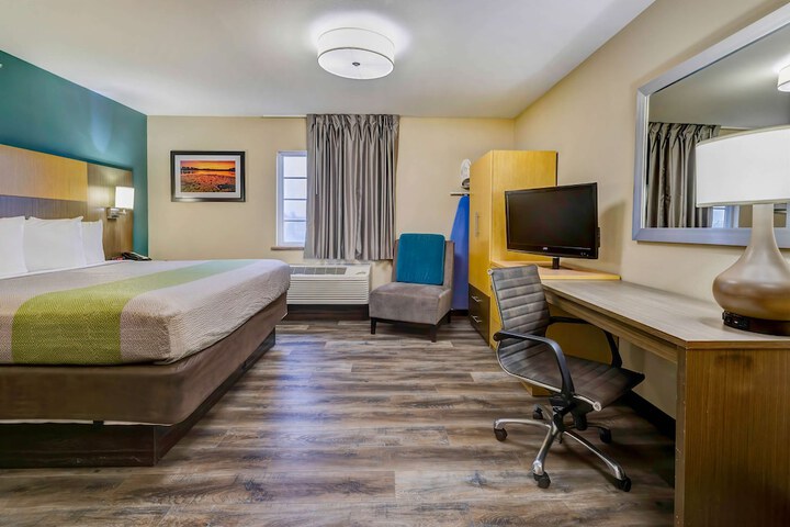 Room 8 of 26