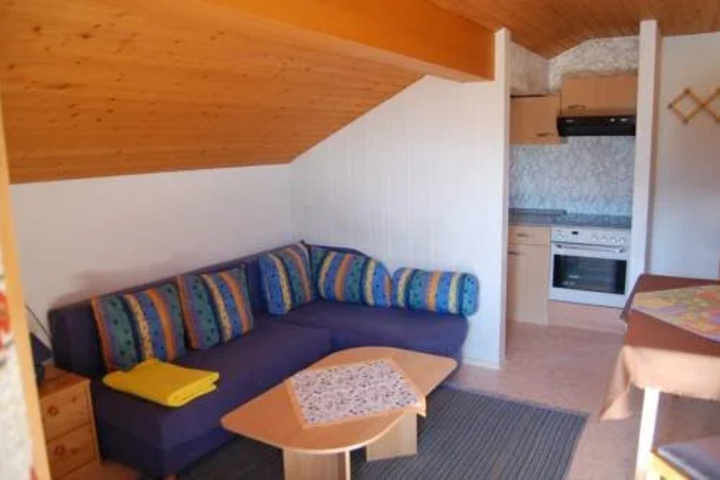 Room 10 of 47
