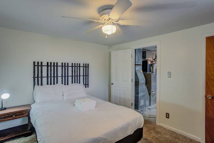 Room 3 of 62
