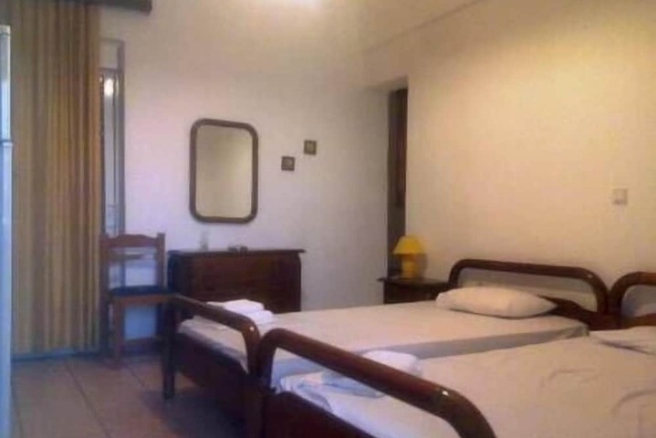 Room 5 of 33