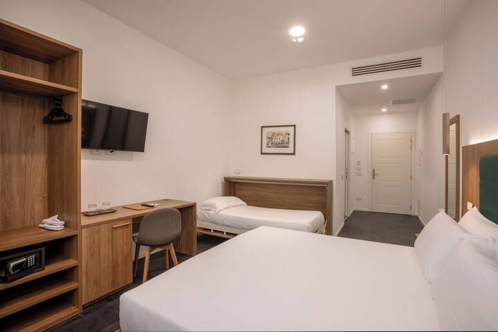 Room 20 of 48