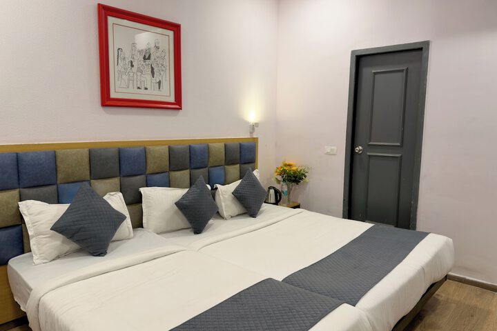 Room 27 of 39