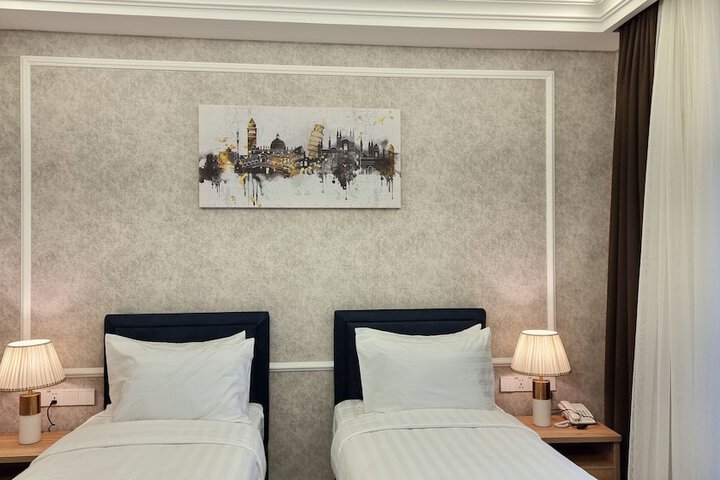 Room 25 of 93