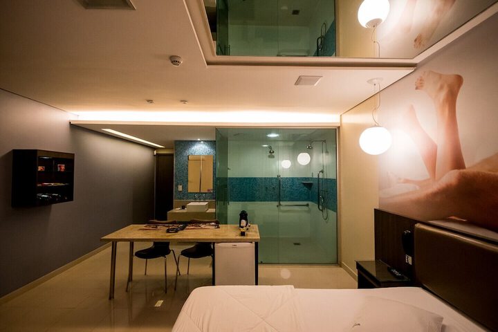 Room 17 of 42