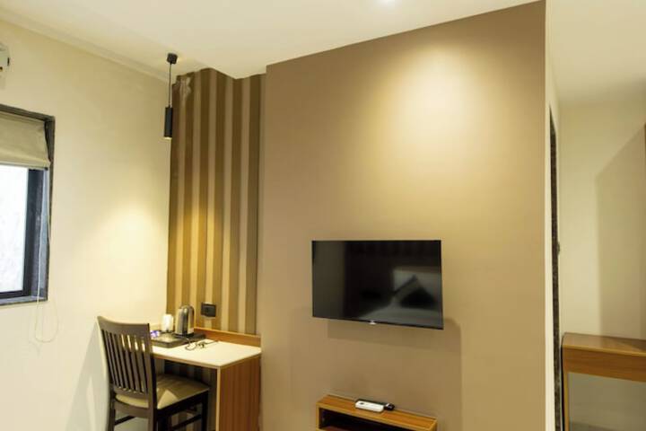 Room 21 of 43