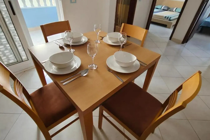 Dining 15 of 15
