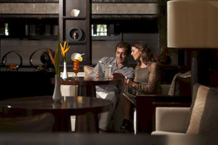 Lounge 87 of 198