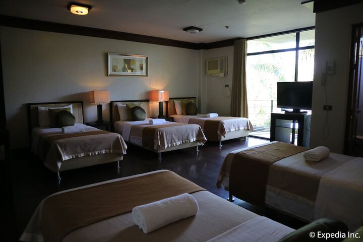 Room 6 of 34