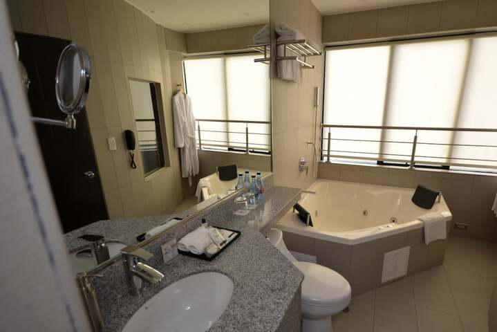 Room 25 of 46