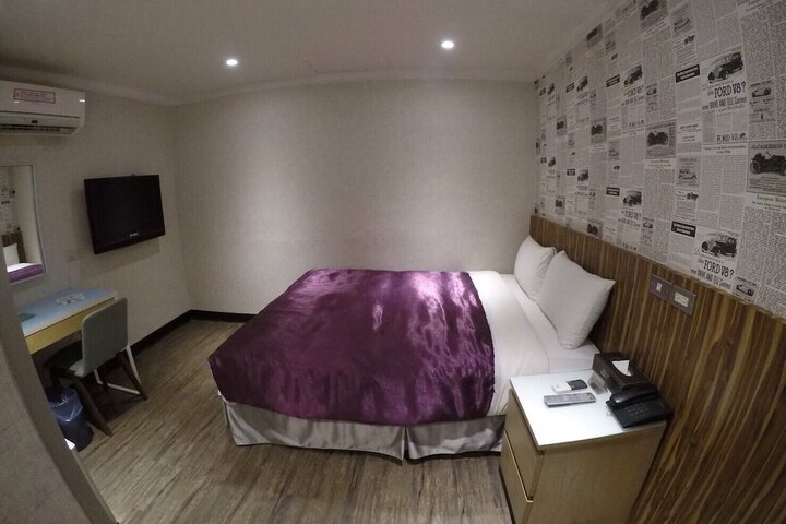 Room 29 of 69