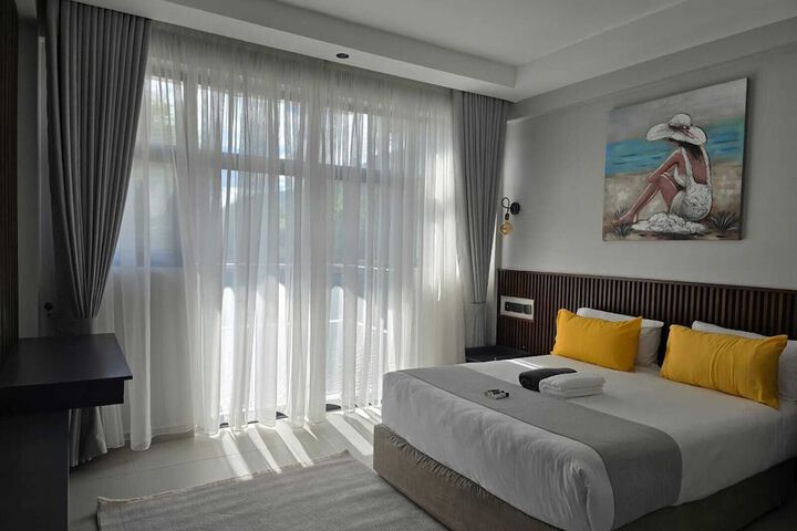 Room 6 of 35