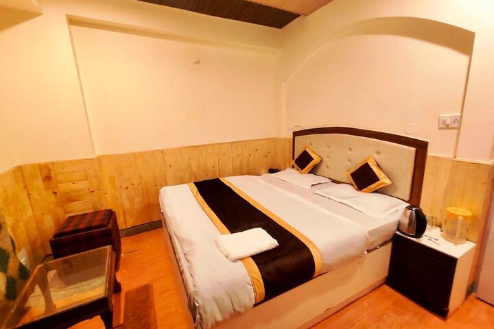 Room 6 of 21