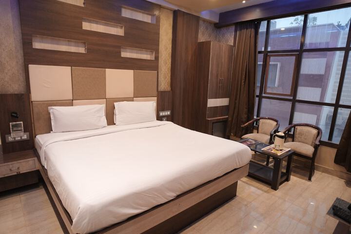 Room 3 of 25