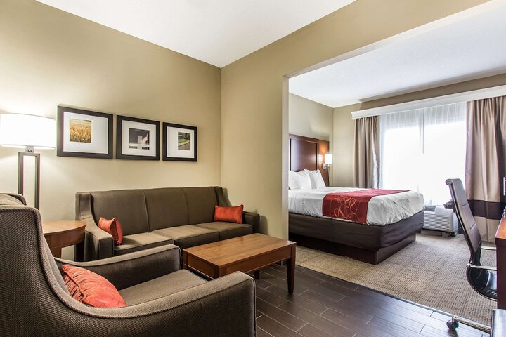 Suite King Size Bed (4 of 9)