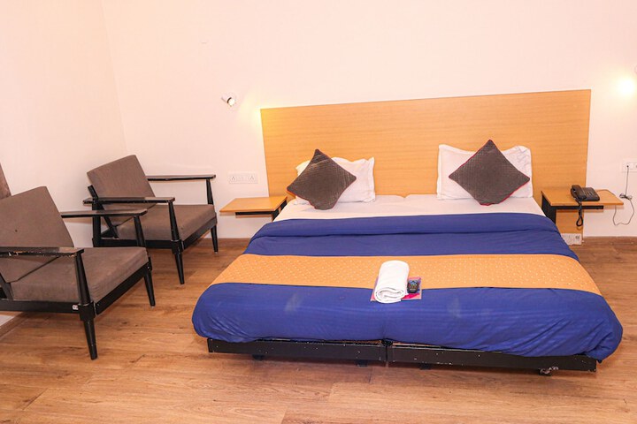 Room 9 of 31