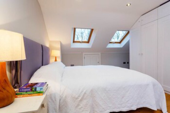Room 13 of 22