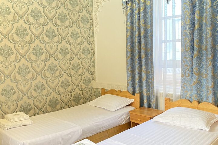 Room 6 of 14