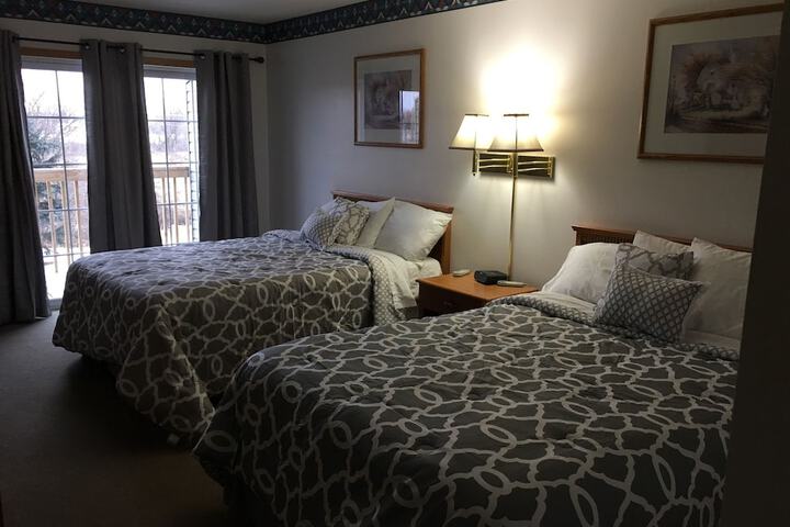 Comfort 2 Queen Beds (11 of 16)