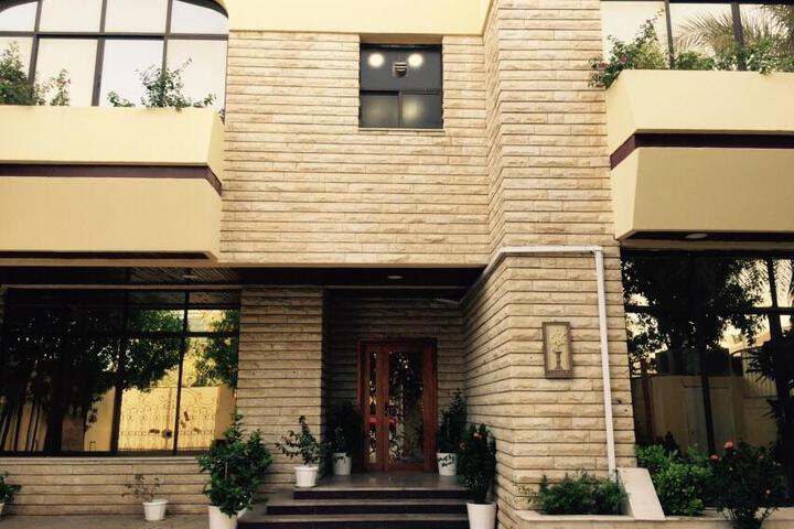 Luxury Studio next to Khalidiyah Garden