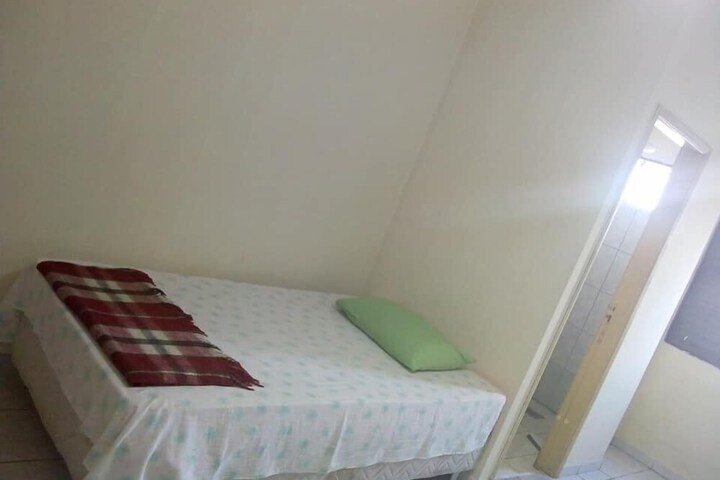 Room 4 of 18