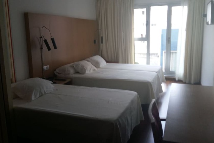 Room 16 of 40