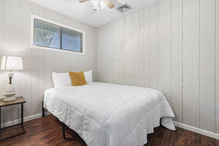Room 3 of 37