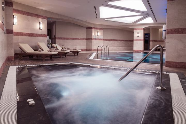 Hotel Pool