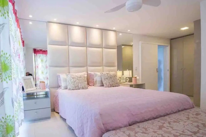 Room 5 of 19