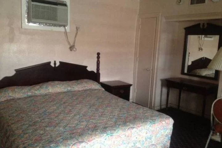 Room 9 of 9