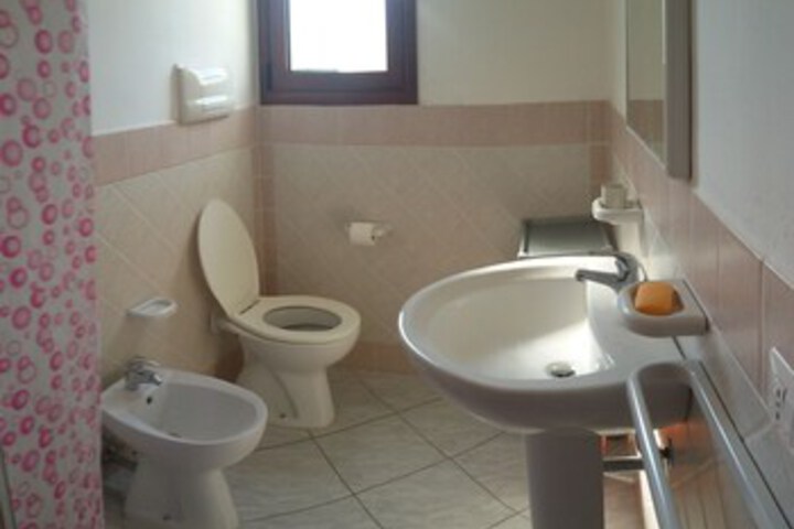 Room 14 of 76