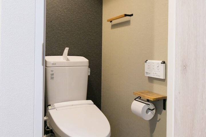 Room 102 of 105