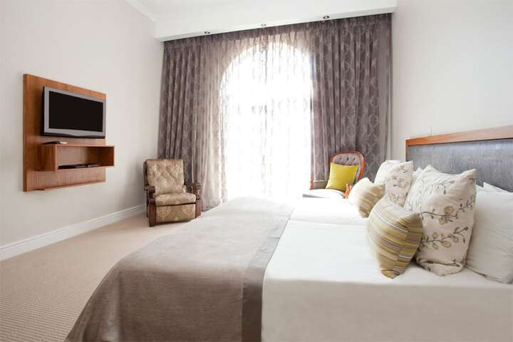 Room 9 of 132