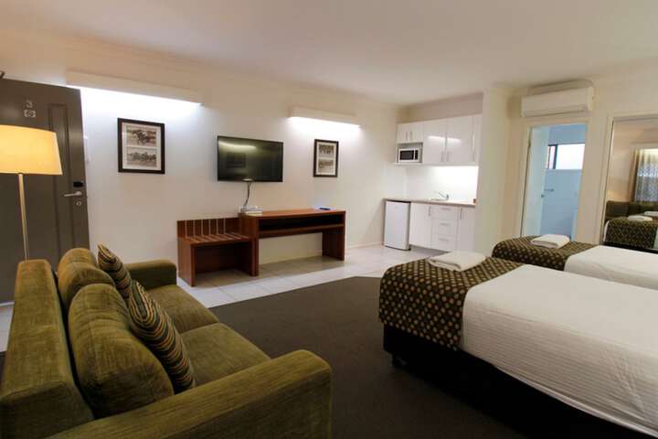 Room 11 of 38